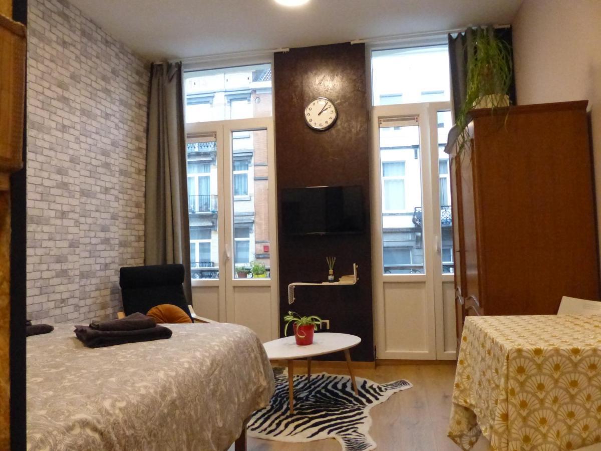 Superbe Studio Au 1Er Etage, Proche De La Gare Du Midi Brussels Ngoại thất bức ảnh