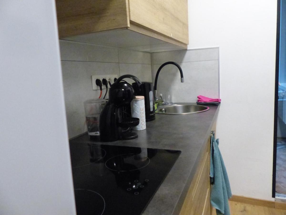 Superbe Studio Au 1Er Etage, Proche De La Gare Du Midi Brussels Ngoại thất bức ảnh